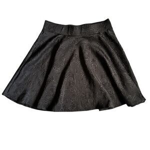 Hot Topic Black Embossed Floral Skulls Stretchy Elastic Fit & Flare Skirt M